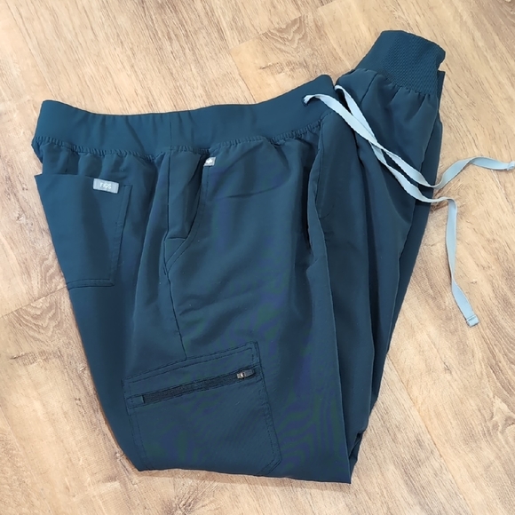 Fig's Women's Navy Scrub Pants - Picture 10 of 10